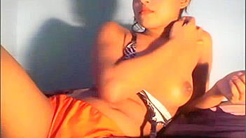 Desi Amateur Babe Gets Nailed on Free Live Cams in XXX Chat Rooms