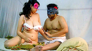 Indian MILF Bhabhi Savita Sucks Dick Like a Whore in This Wild Amateur Scene