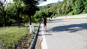 Skinny Desi Babe Gets Nailed Hard in Wild Outdoor Amateur Sex Session