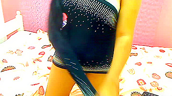Indian Babe Roshnie Shows Off Her Curves in a Wild Live Cam Session
