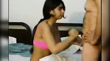 Gujarati Maid's Revealing Deep Cleavage and Pink Bra Lead to a Hot Blowjob!