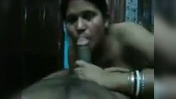 Hot Desi Blowjob MMS Scandal: Bangladeshi Maid Caught in Intimate Act with Owner
