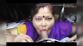 Experience an Unforgettable Desi Sex Adventure with a South Indian Aunty's Deep Throat Blowjob