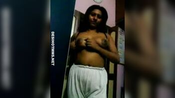 Desi College Girl's Sexy Strip Tease and Blowjob: A Must-See for Fans of Indian Erotica!