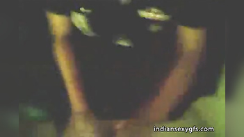 Tamil Girl Gives Sensual Blowjob to Lover in Indian Porn Tube Video