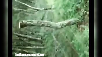 Indian Girl Gives Sensual Blowjob in Park - Desi Sex MMS Uncensored