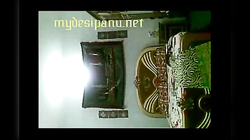 Nadia, Pakistani College Girl, Makes Her Debut on Cam in MMS