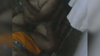 Rejuvenate Your Love Life with Steamy Desi Sex: Tamil Wife Gives a Hot Blowjob in the Shower
