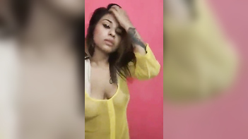 Indian Star Shweta Flashing Massive Tits on Insta Live, Damn That’s Sexy As Hell