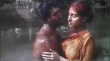 Indian Chick Roopa Flashing Massive Titties In Steamy Movie Scene