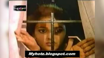 Chennai Sexy Chick Sneaks Peek at Sister’s Wild Romance, Gets Caught in the Act!