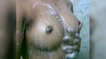 Desi College Babe Takes Sensual Bath: Explore the Erotic Side of Indian Sex