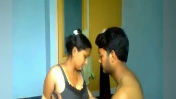 College Girl Sanusha's Perfectly-Curved Body Exposed in Desi Sex MMS