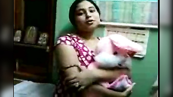 Explore Your Desires: College Friend Suchi Invites You to a Steamy Topless Sex Chat!